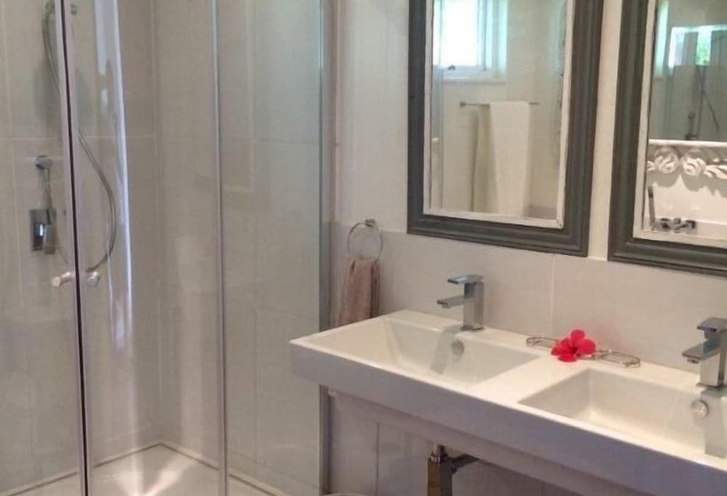 South Point Villas Cerf Island