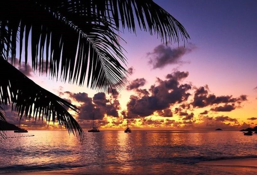 South Point Villas Cerf Island