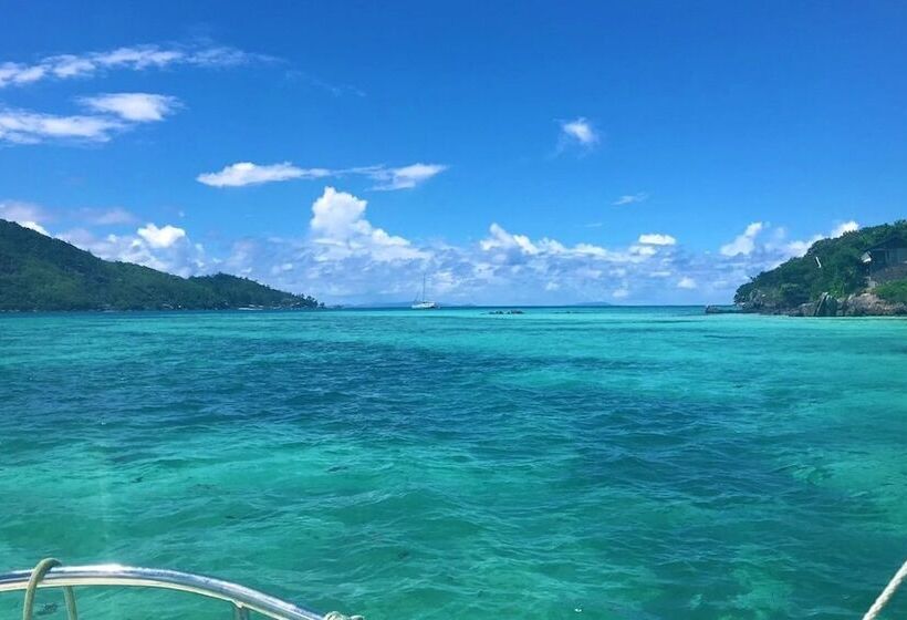 South Point Villas Cerf Island