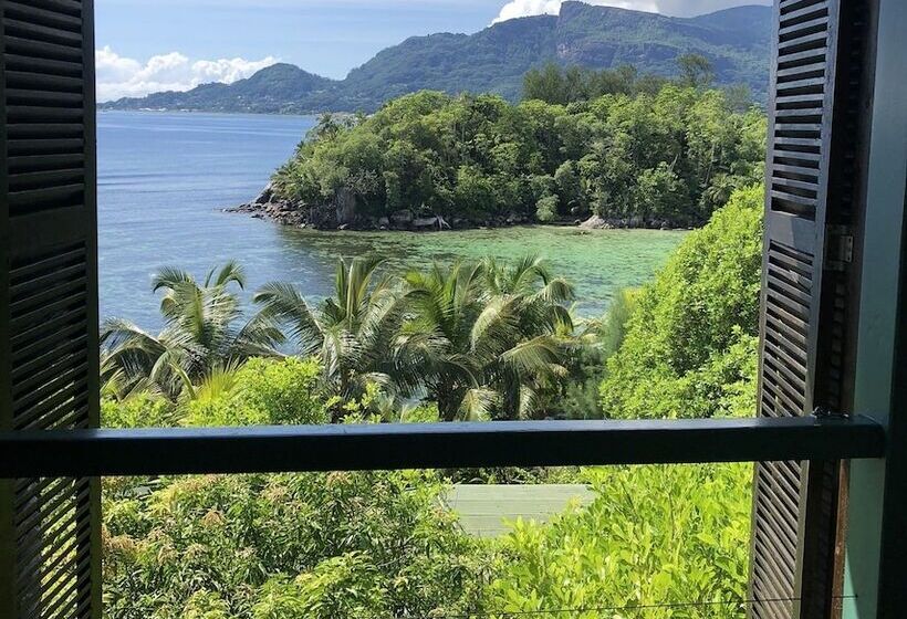 South Point Villas Cerf Island