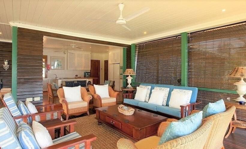 South Point Villas Cerf Island