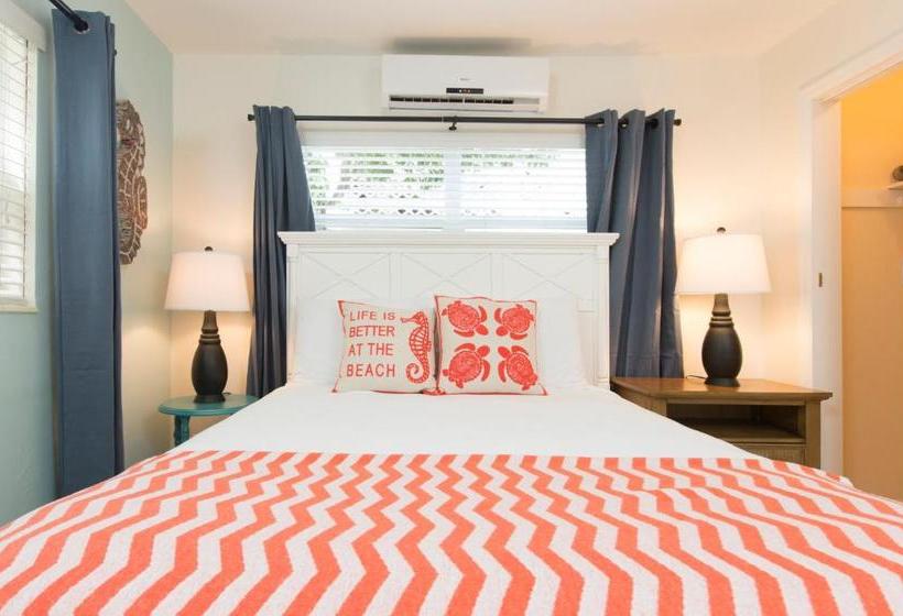 Sunny Shores Inn & Suites