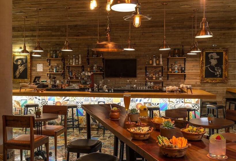 The Fives Downtown Hotel & Residences, Curio Collection by Hilton