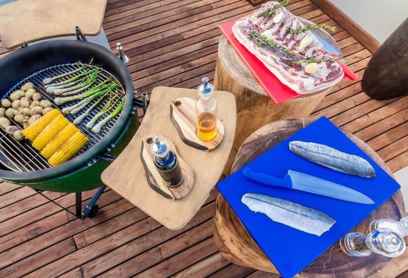 The Fives Downtown Hotel & Residences, Curio Collection by Hilton