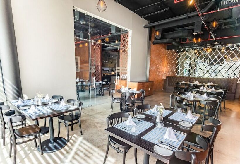 The Fives Downtown Hotel & Residences, Curio Collection by Hilton