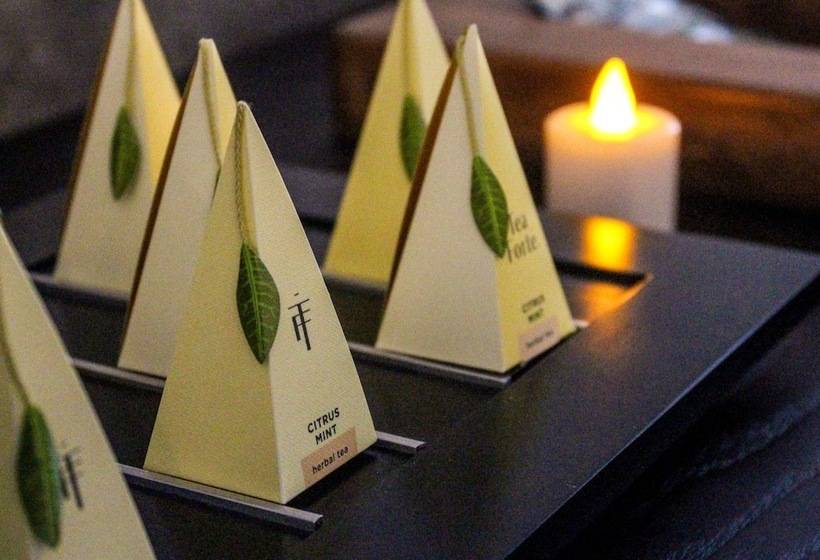 The Fives Downtown Hotel & Residences, Curio Collection by Hilton