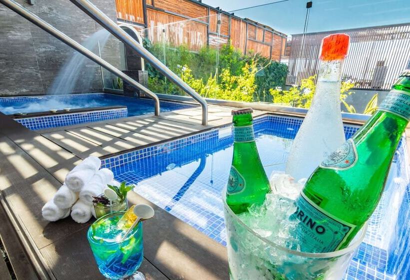 The Fives Downtown Hotel & Residences, Curio Collection by Hilton