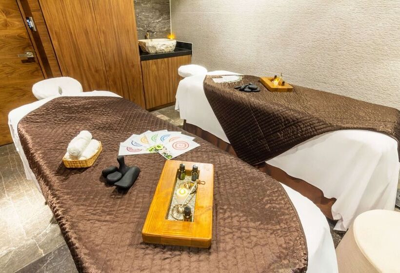 The Fives Downtown Hotel & Residences, Curio Collection by Hilton