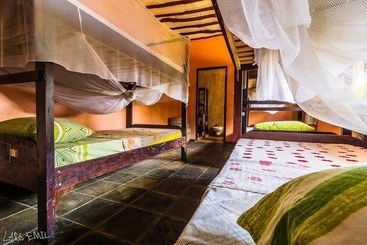هاستل Diani Backpackers  Adults Only