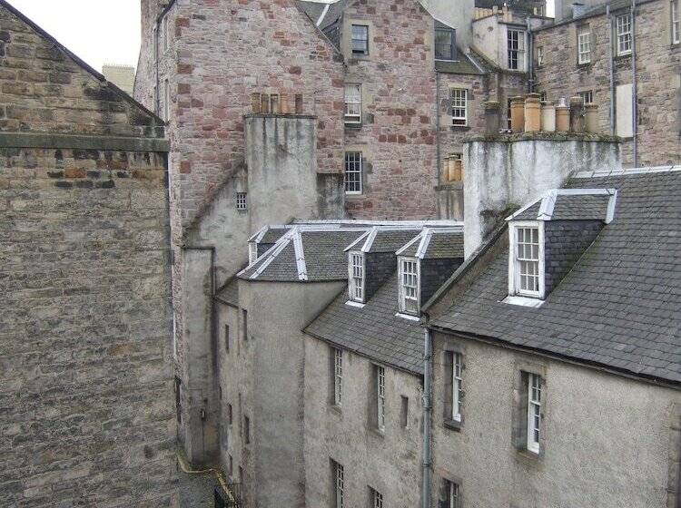 Edinburgh Metro Youth Hostel