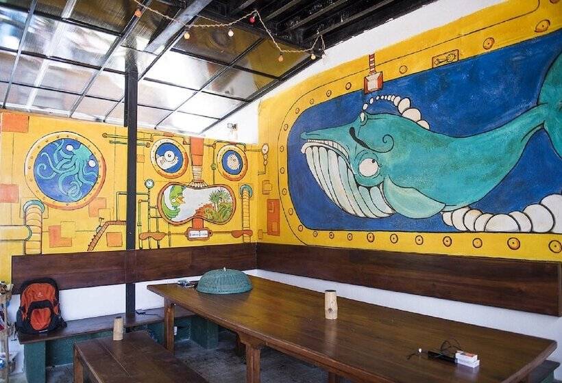 Hangover Hostels Mirissa