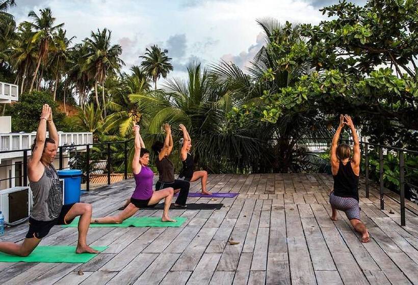 Hangover Hostels Mirissa