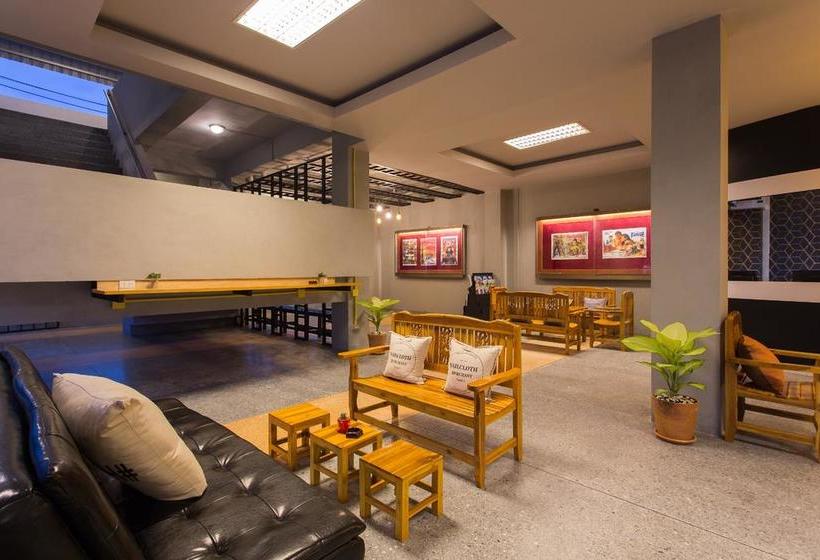 Holiday Station Hostel