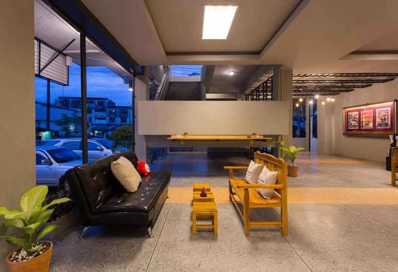 Holiday Station Hostel