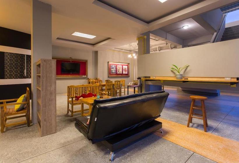 Holiday Station Hostel