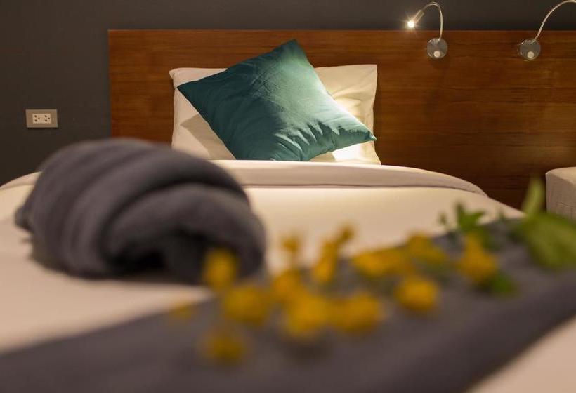 Holiday Station Hostel