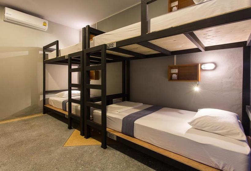 Holiday Station Hostel