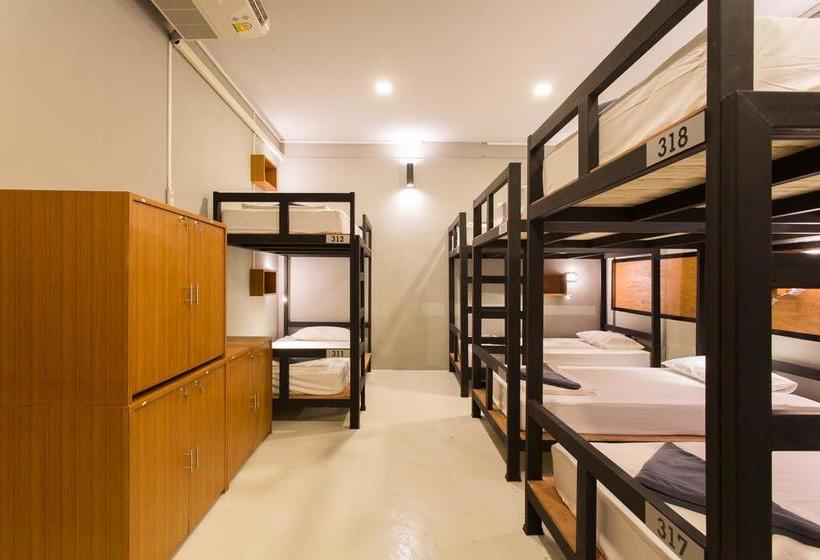 Holiday Station Hostel