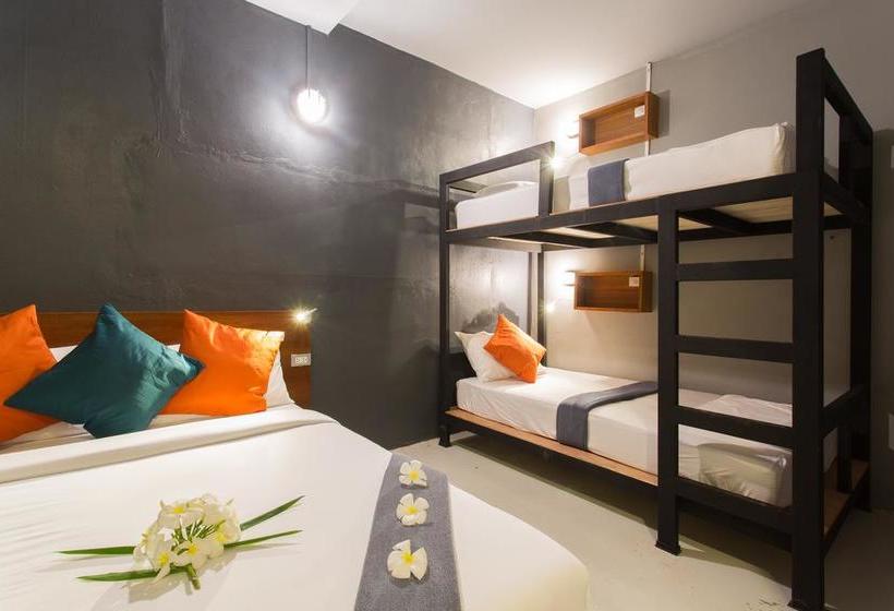 Holiday Station Hostel