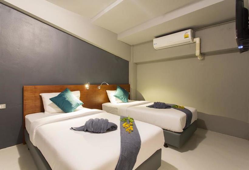 Holiday Station Hostel