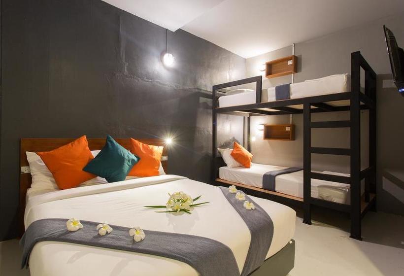 Holiday Station Hostel