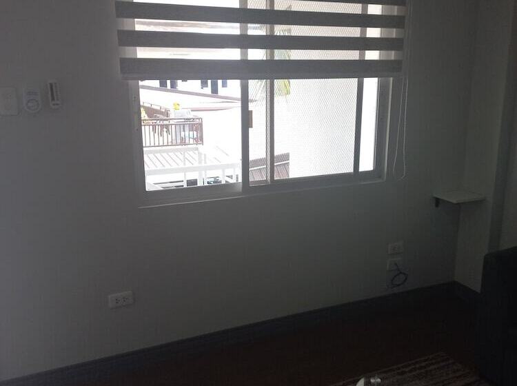 פונדק Kingston Lodge