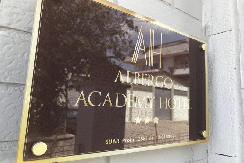 ホテル Academy