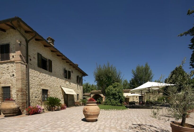 فندق Il Colombaio Winery & Rooms