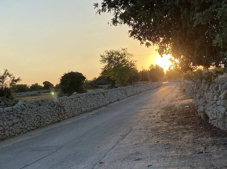 هتل Agriturismo Il Melograno