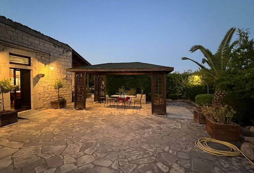 هتل Agriturismo Il Melograno