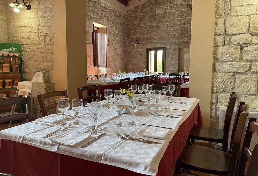 هتل Agriturismo Il Melograno