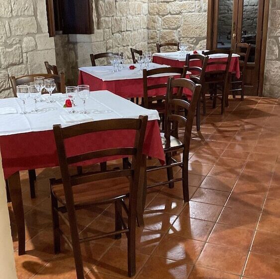 هتل Agriturismo Il Melograno