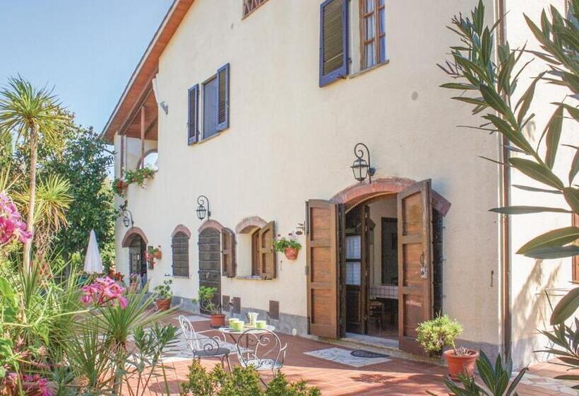 هتل Agriturismo Mannaioni