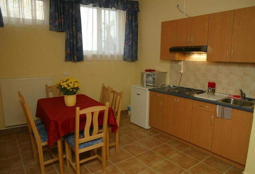 酒店 Aphrodite Apartments & Café