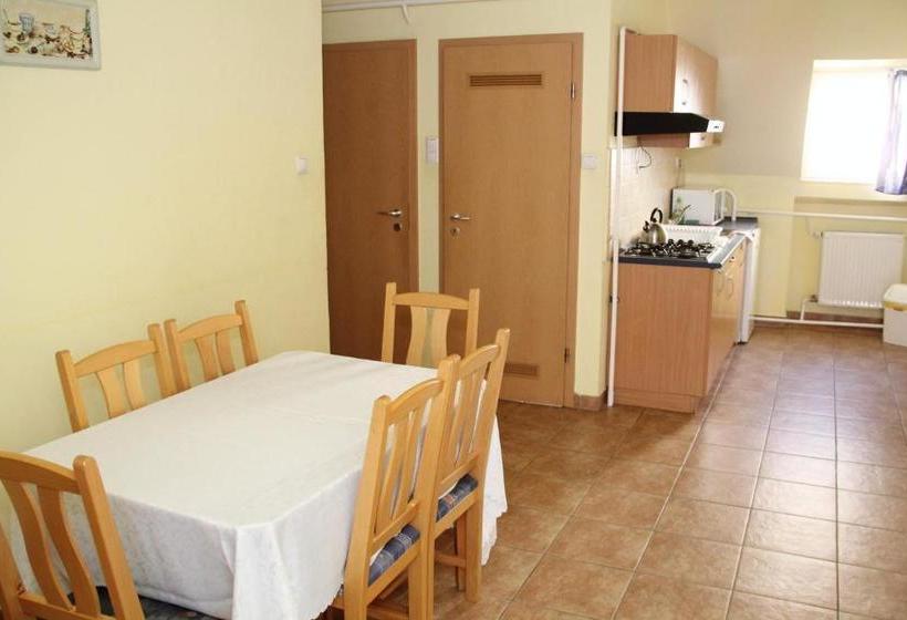 فندق Aphrodite Apartments & Café