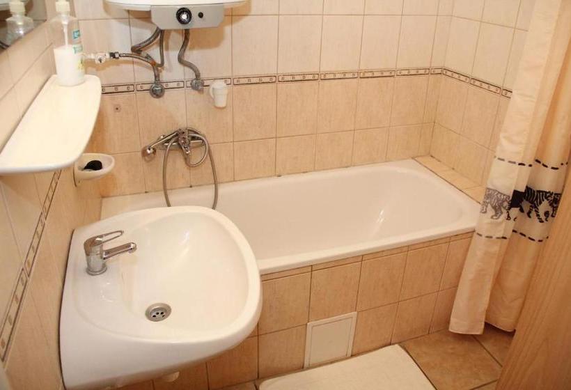 فندق Aphrodite Apartments & Café