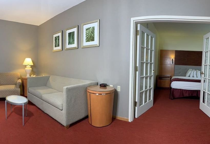 ホテル Baymont By Wyndham Waunakee