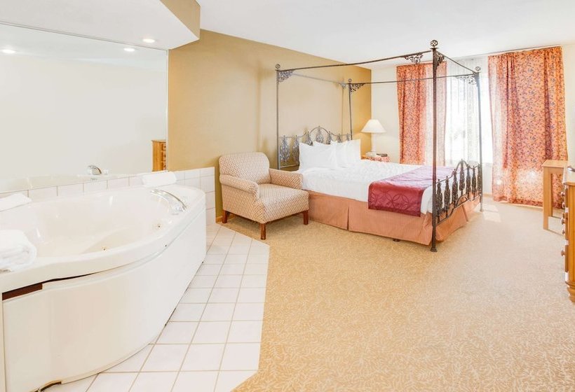 ホテル Baymont By Wyndham Waunakee