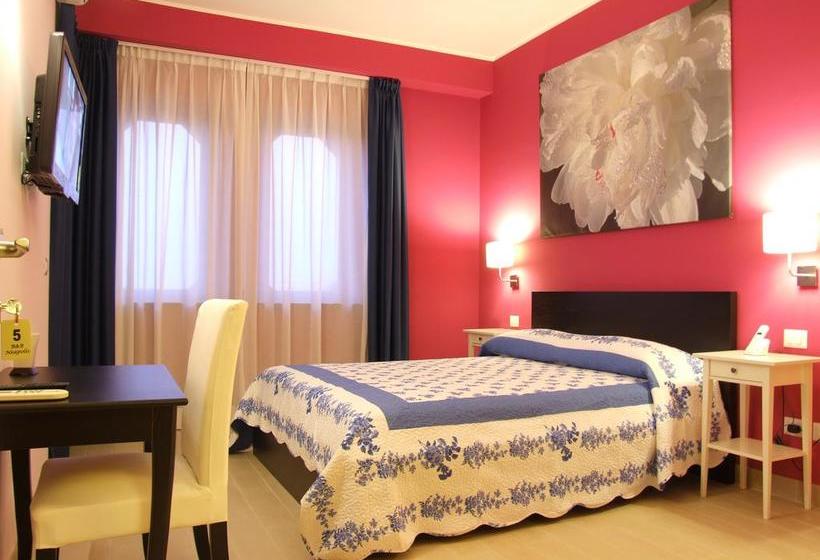 هتل B&b Neapolis