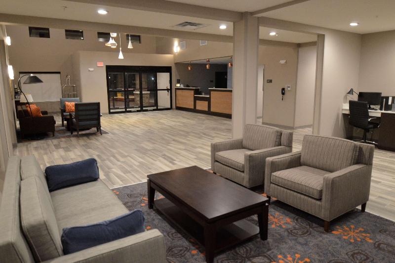 فندق Wyndham Garden New Roads / False River