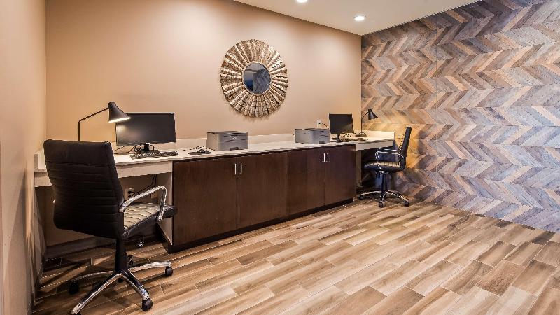 فندق Wyndham Garden New Roads / False River