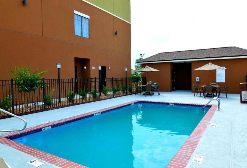 فندق Wyndham Garden New Roads / False River