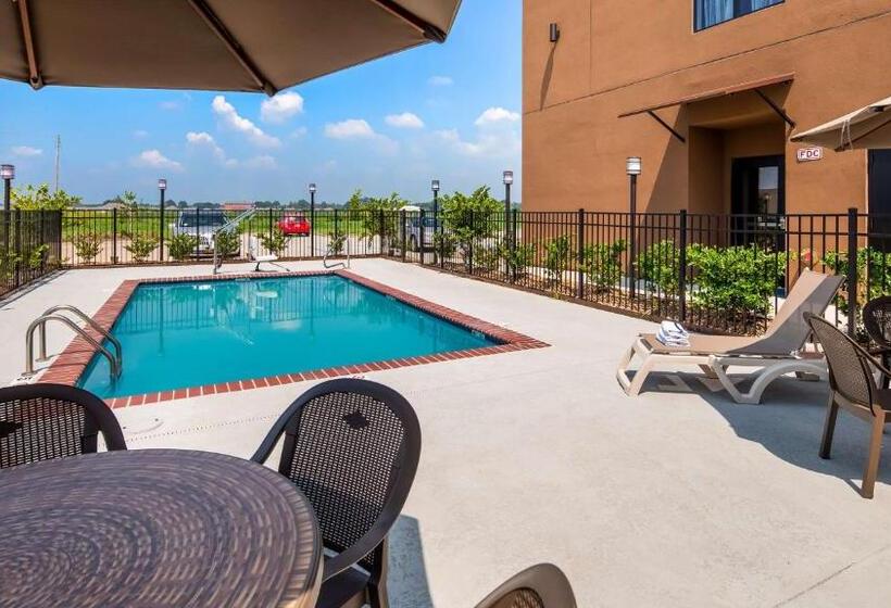 فندق Wyndham Garden New Roads / False River