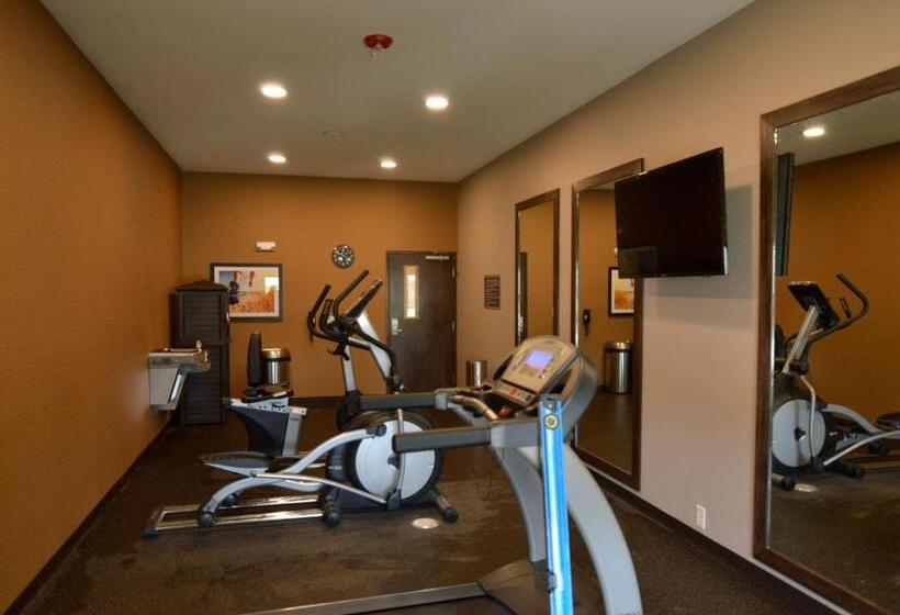 فندق Wyndham Garden New Roads / False River