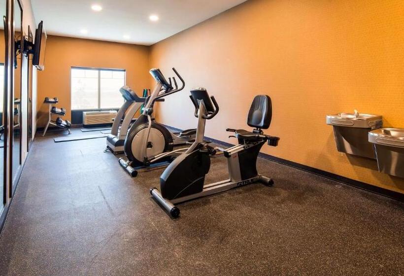 فندق Wyndham Garden New Roads / False River