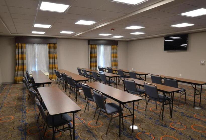 فندق Wyndham Garden New Roads / False River