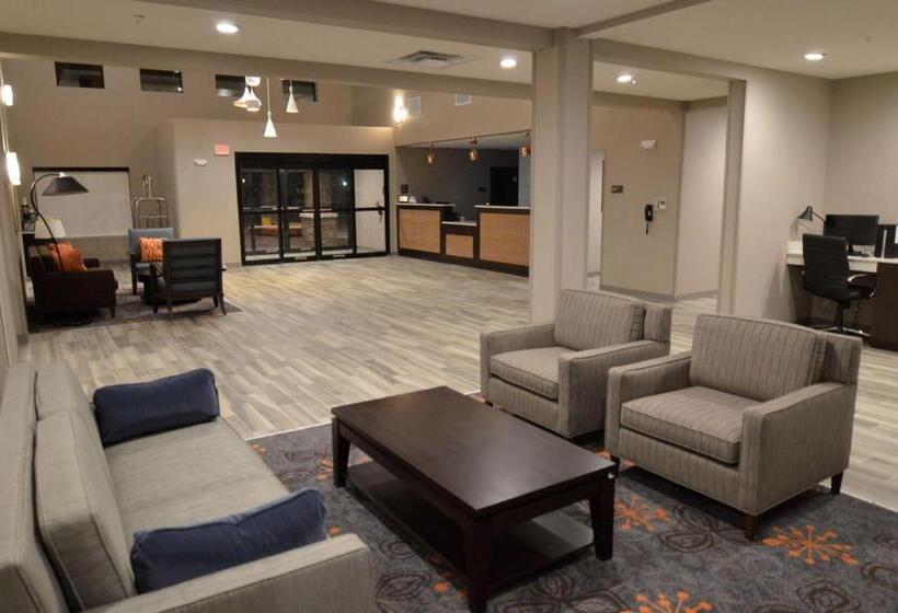 فندق Wyndham Garden New Roads / False River