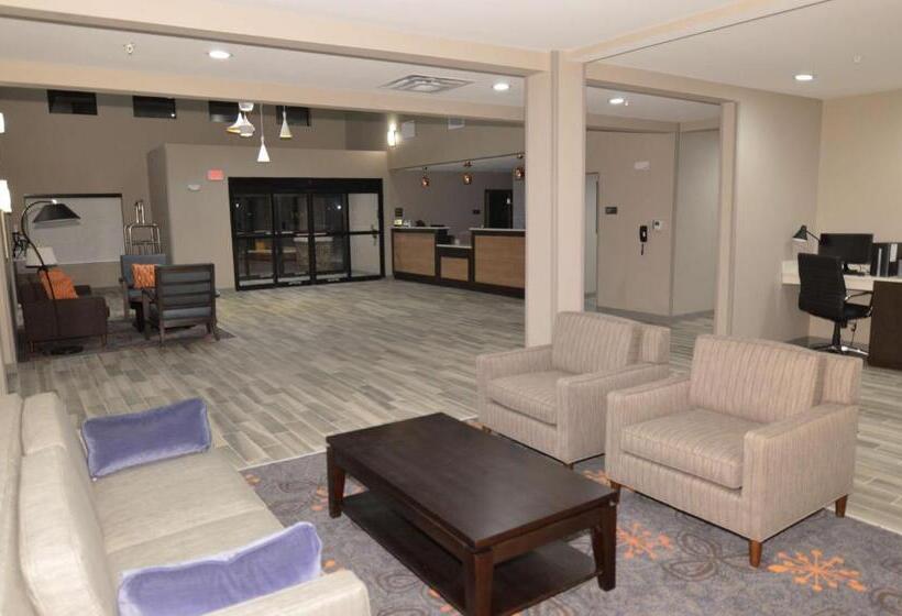 فندق Wyndham Garden New Roads / False River