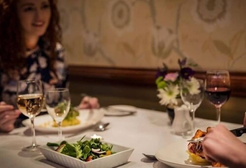 فندق Breffni Arms