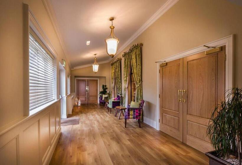 فندق Breffni Arms